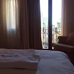 Nomia Boutique מלון יאליקאבאק