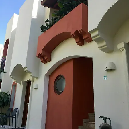 Nomia Boutique 3*