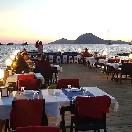 Nomia Boutique 3*